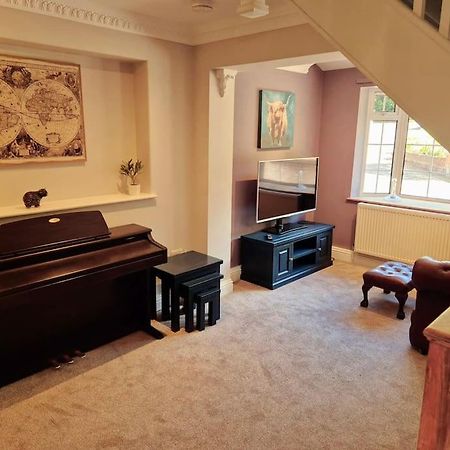 Large 4 Bedroom House On The River Wensum Sleeps 13 نورويش المظهر الخارجي الصورة
