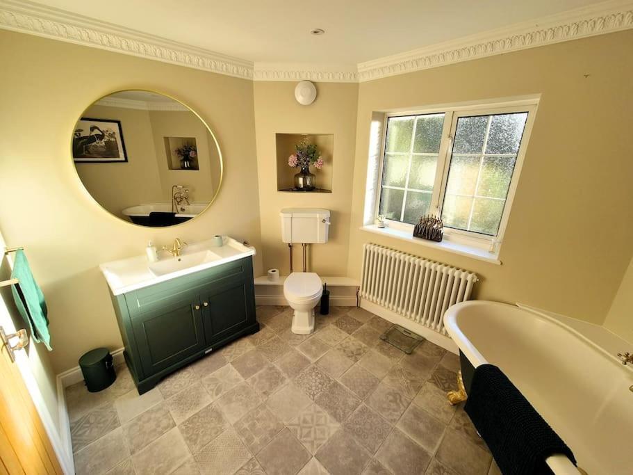 Large 4 Bedroom House On The River Wensum Sleeps 13 نورويش المظهر الخارجي الصورة