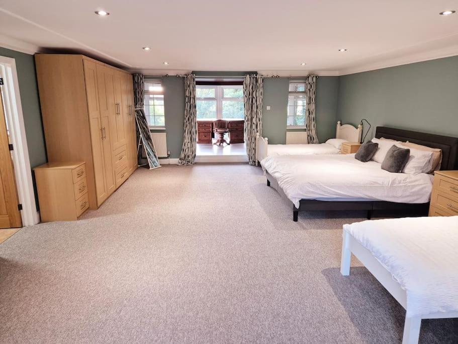 Large 4 Bedroom House On The River Wensum Sleeps 13 نورويش المظهر الخارجي الصورة