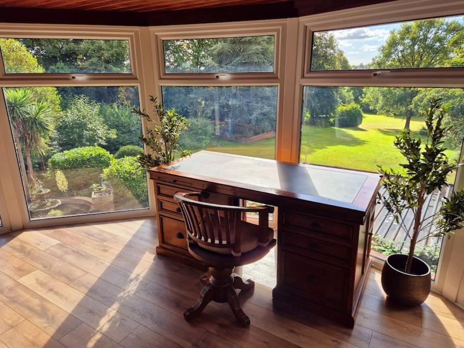Large 4 Bedroom House On The River Wensum Sleeps 13 نورويش المظهر الخارجي الصورة
