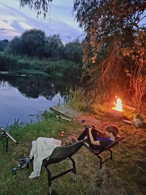 Large 4 Bedroom House On The River Wensum Sleeps 13 نورويش المظهر الخارجي الصورة