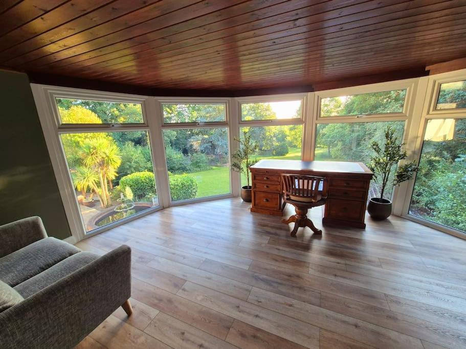 Large 4 Bedroom House On The River Wensum Sleeps 13 نورويش المظهر الخارجي الصورة