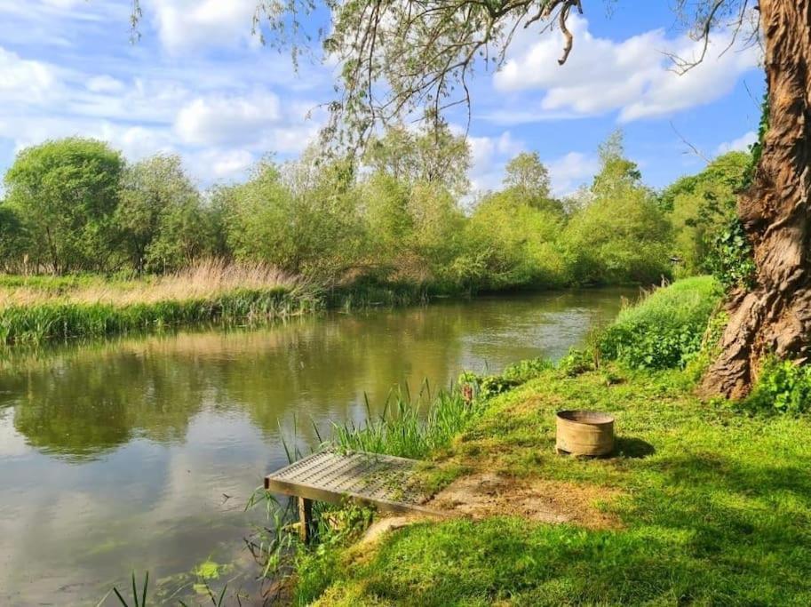 Large 4 Bedroom House On The River Wensum Sleeps 13 نورويش المظهر الخارجي الصورة