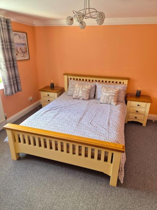 Large 4 Bedroom House On The River Wensum Sleeps 13 نورويش المظهر الخارجي الصورة