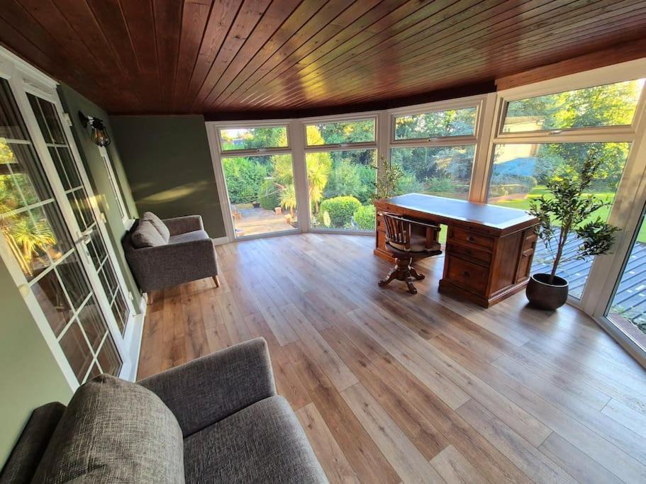 Large 4 Bedroom House On The River Wensum Sleeps 13 نورويش المظهر الخارجي الصورة