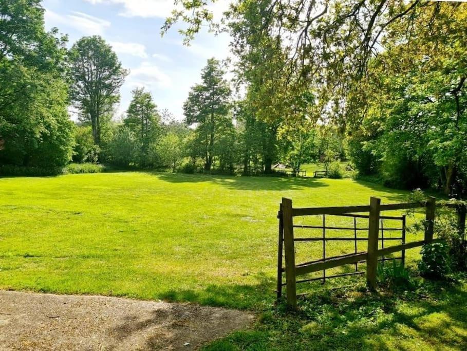 Large 4 Bedroom House On The River Wensum Sleeps 13 نورويش المظهر الخارجي الصورة