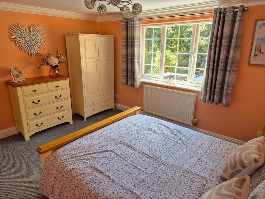 Large 4 Bedroom House On The River Wensum Sleeps 13 نورويش المظهر الخارجي الصورة